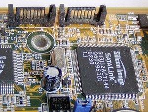 Serial ATA

Контроллер Serial ATA на плате ASUS A7N8X на чипе SiI 3112A.