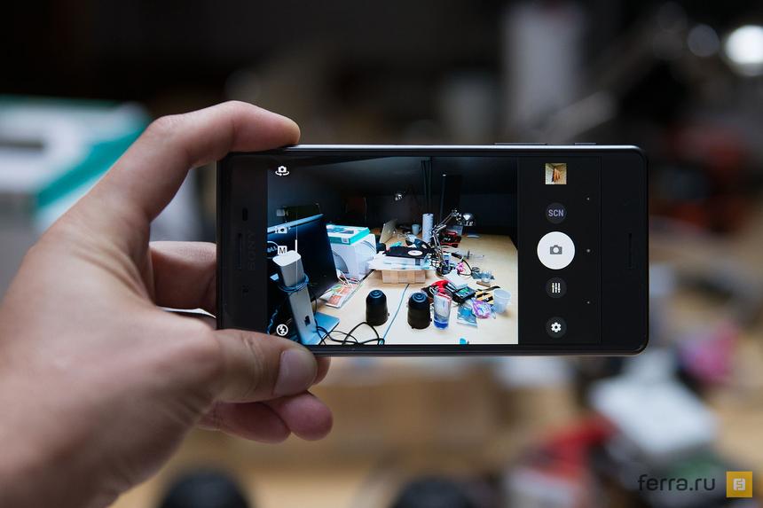 Экран Sony Xperia X Performance в режиме съемки