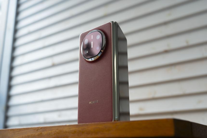 HUAWEI Mate X6